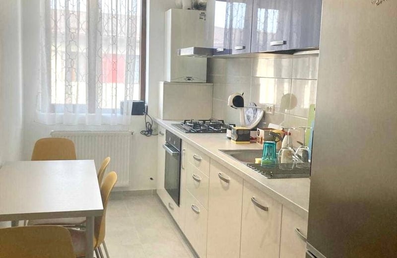 Alquiler de un acogedor apartamento de 2 habitaciones con cocina independiente y balcón, Sector 6, Bucarest, Rumanía